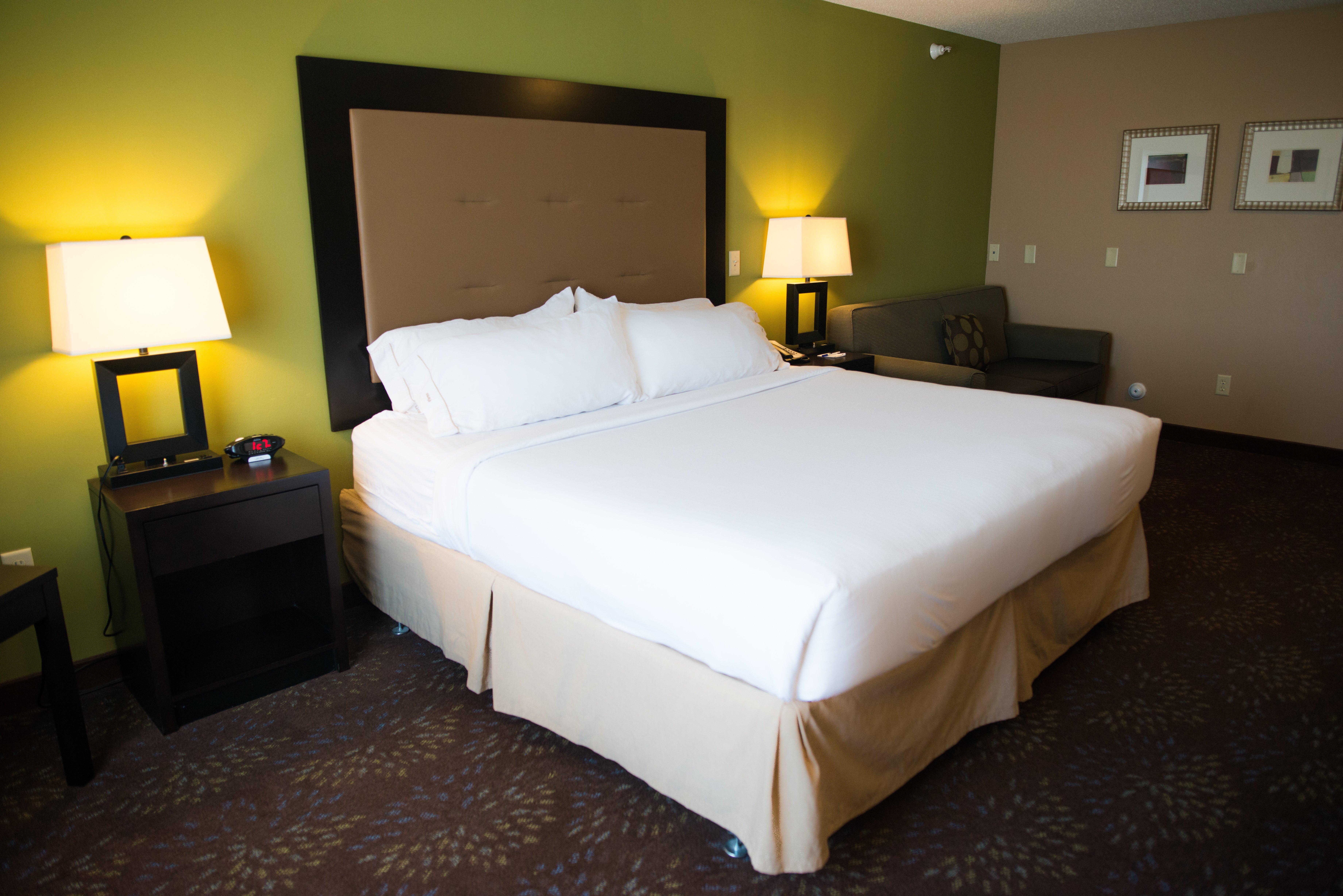 Holiday Inn Express & Suites Northwood By Ihg Silver Lake Exterior foto