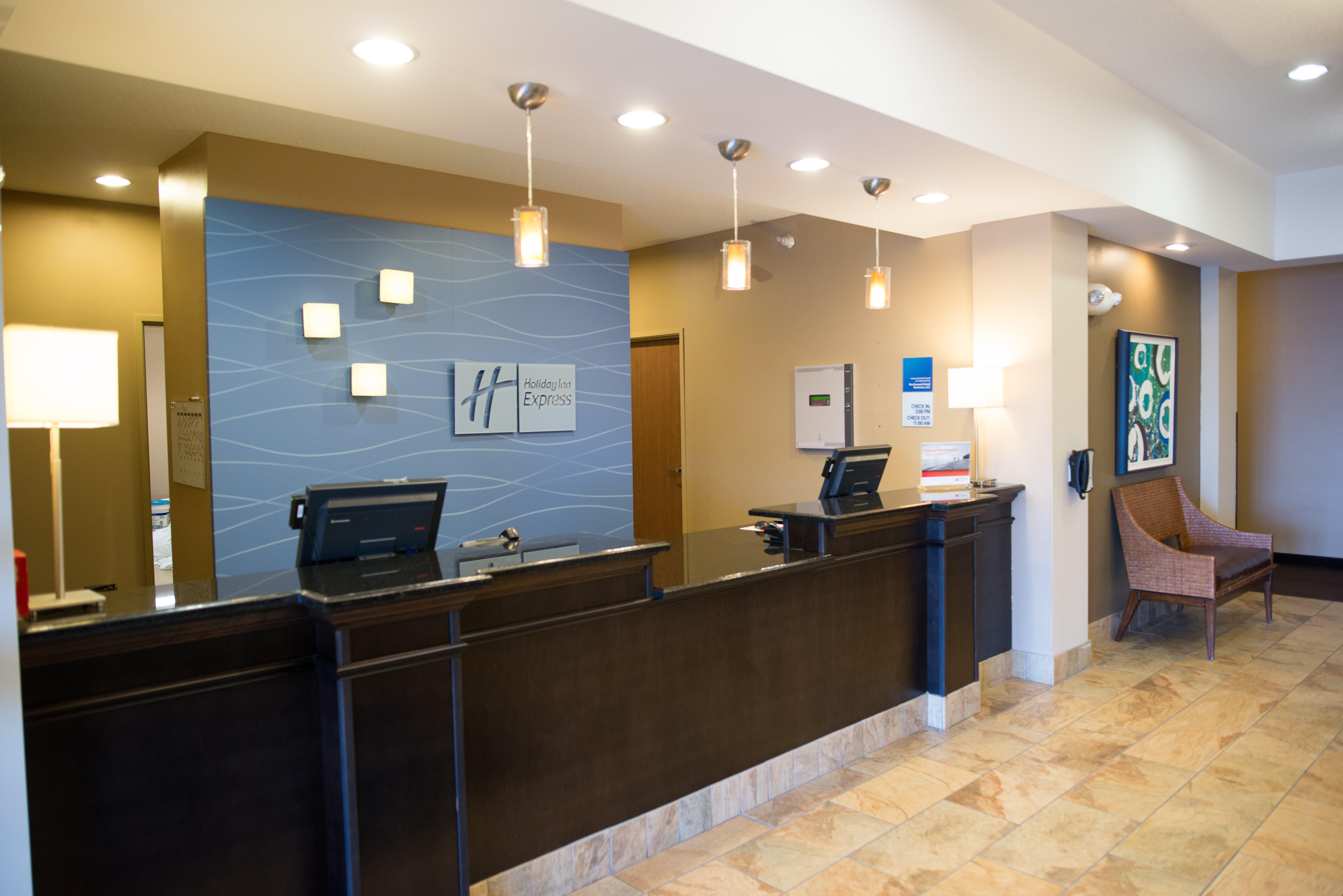 Holiday Inn Express & Suites Northwood By Ihg Silver Lake Exterior foto