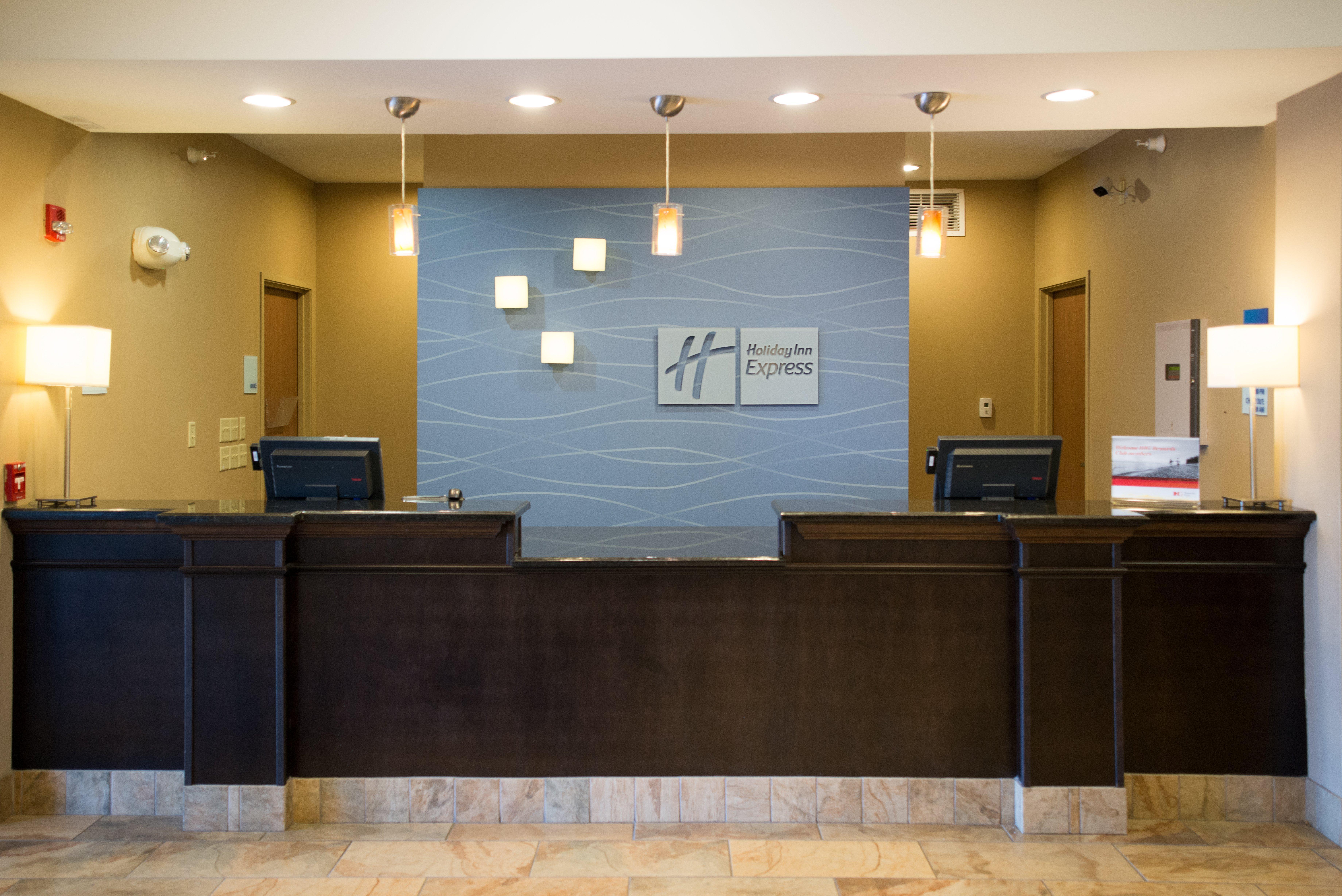 Holiday Inn Express & Suites Northwood By Ihg Silver Lake Exterior foto