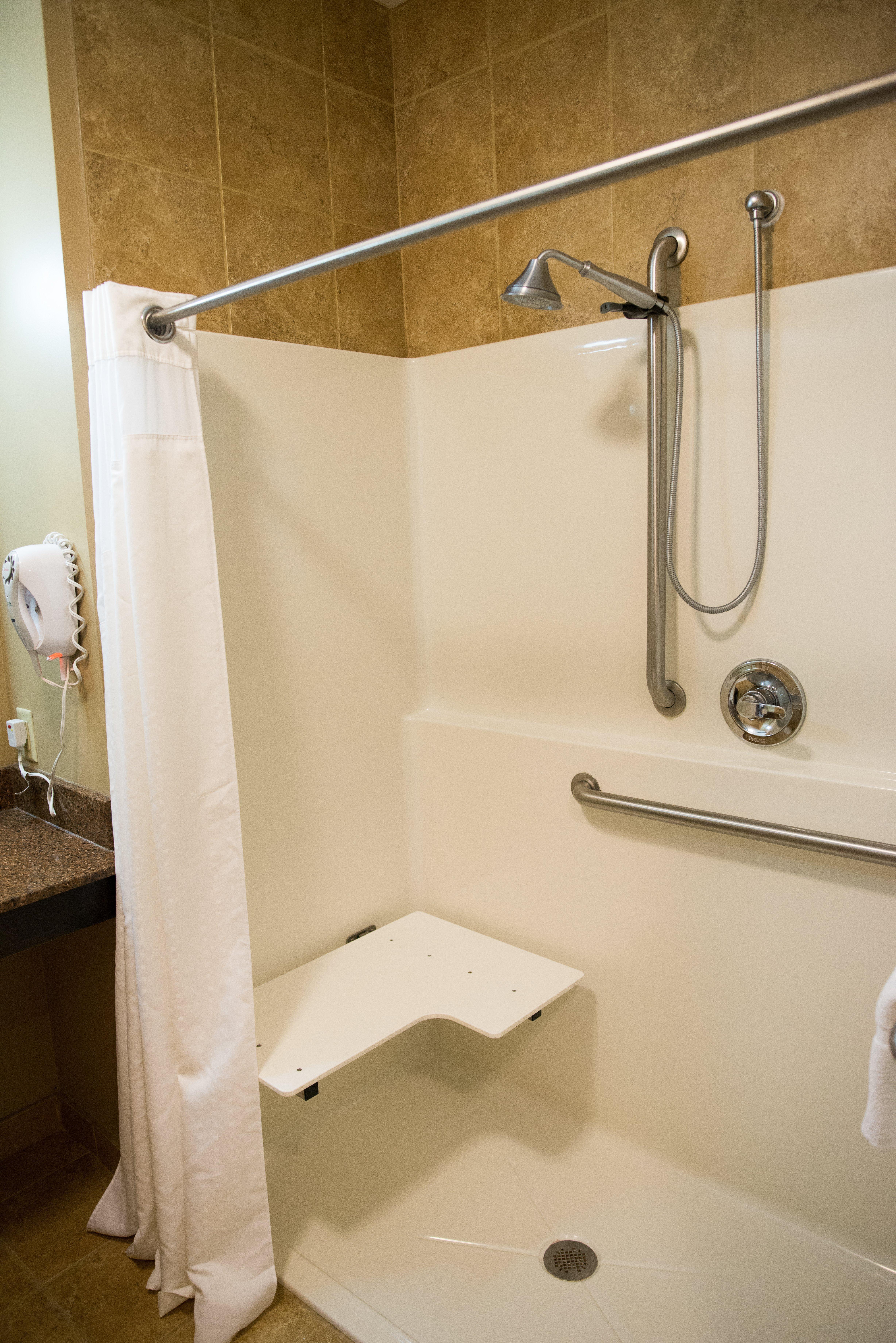 Holiday Inn Express & Suites Northwood By Ihg Silver Lake Exterior foto
