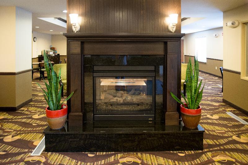 Holiday Inn Express & Suites Northwood By Ihg Silver Lake Exterior foto